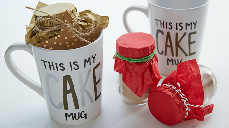 Wrapped cake mugs