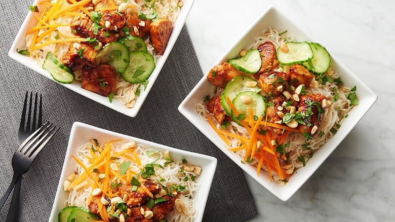 cucumber-thai-peanut-chicken-bowls