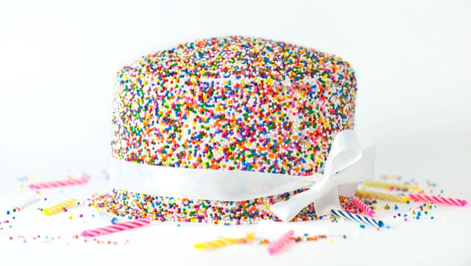 How to Cover a Cake with Sprinkles
