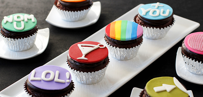 Fondant Badge Cupcakes