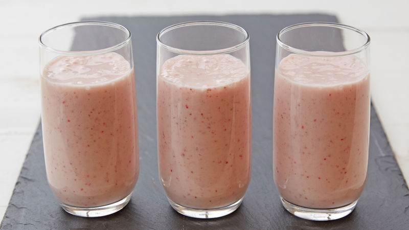 strawberry banana yogurt smoothie